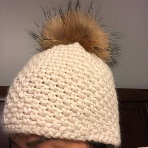 Women’s Crochet Beanie w/Faux Fur Pom